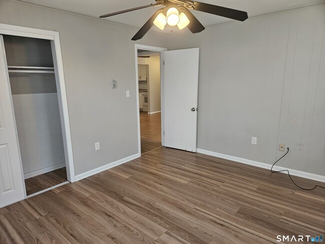 Building Photo - 131 Milford St Ext