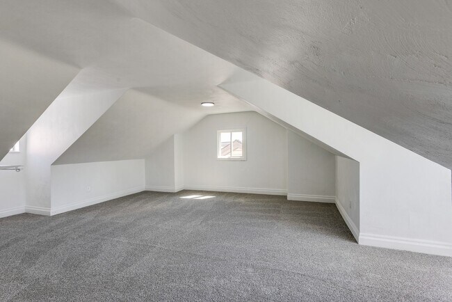 Building Photo - 705 Brownsville Rd