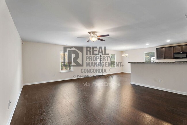 Building Photo - 317 Sportsman Dr