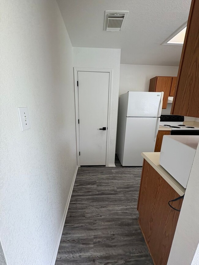 Building Photo - Beautiful Renovated Home in Bridgewood