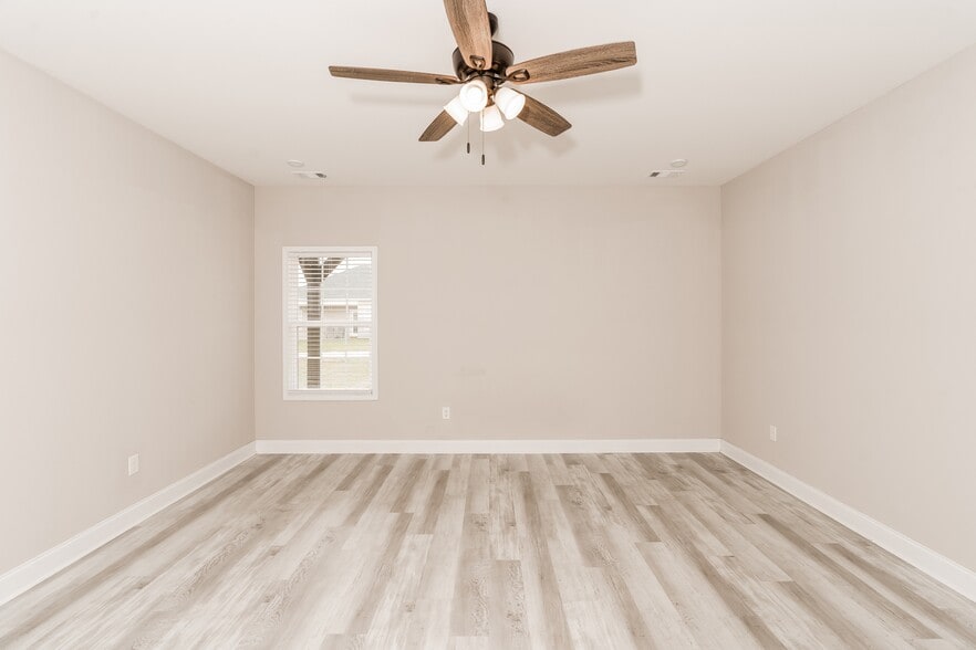 Building Photo - 219 Beau Claire Cir