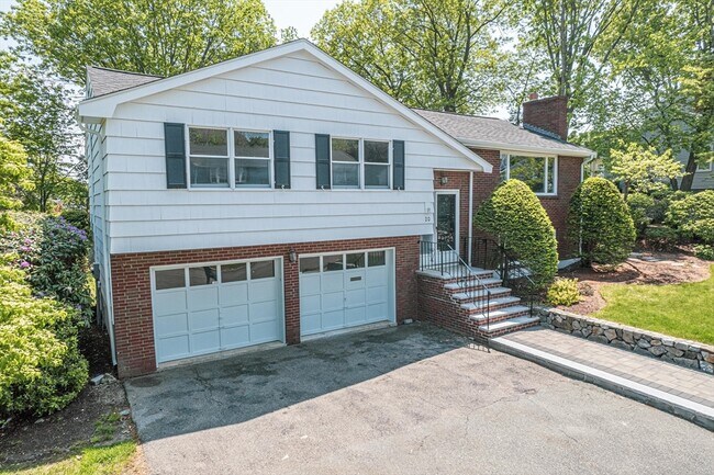 Building Photo - 20 Fieldstone Dr