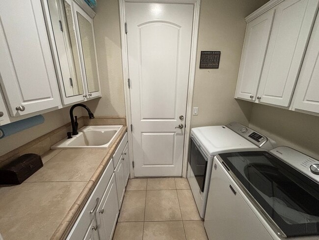 Building Photo - 4-Bedroom Single-Story Home with Solar & RV Parking