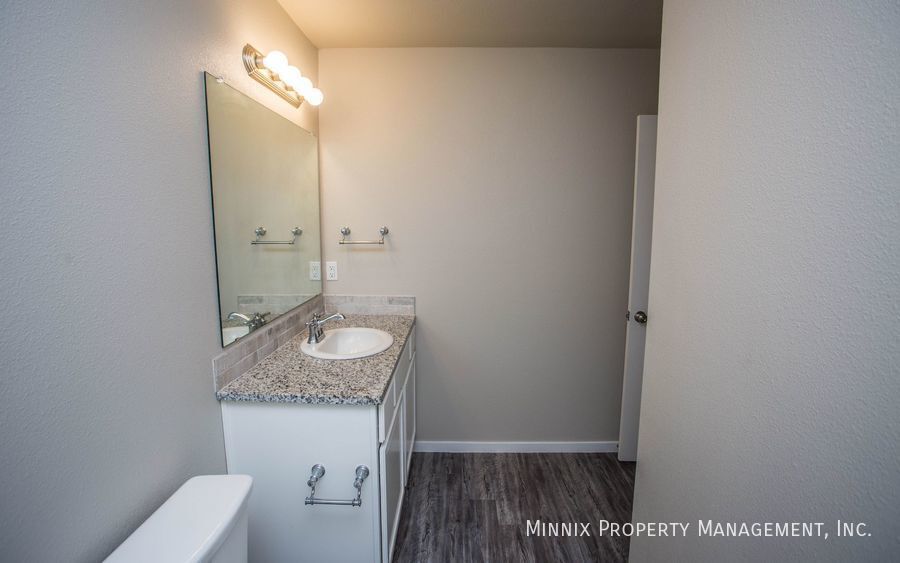 Building Photo - 2102 Langford Ave