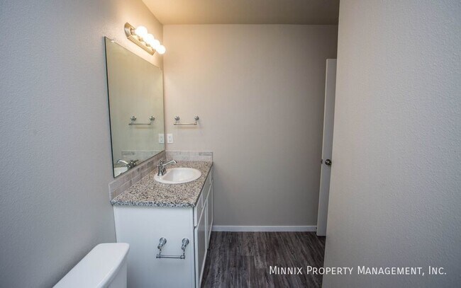 Building Photo - 2102 Langford Ave