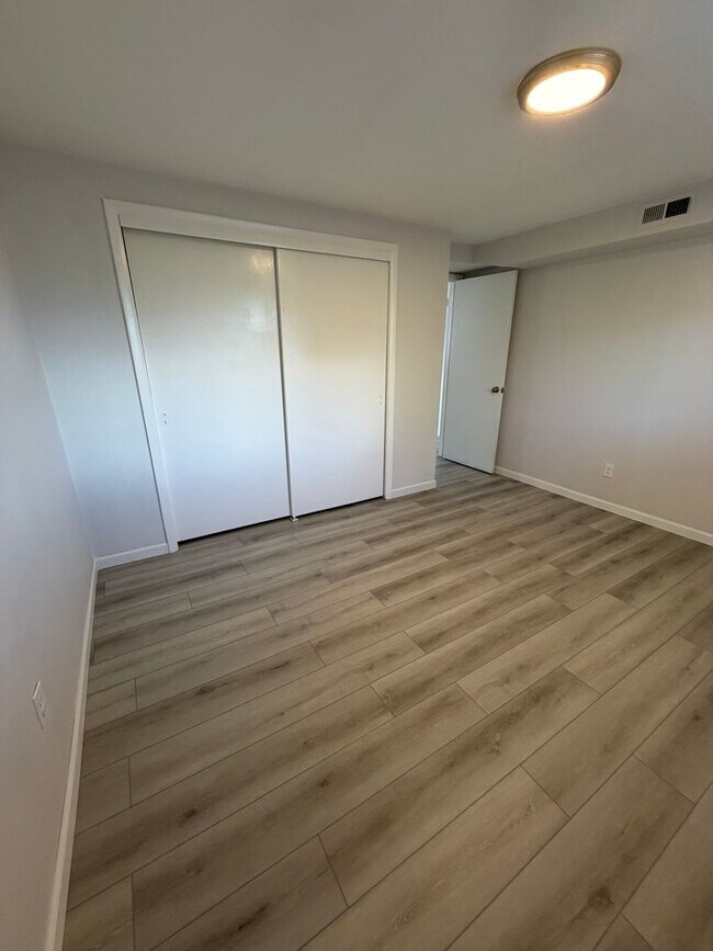 Building Photo - 1809 Eagle View Dr