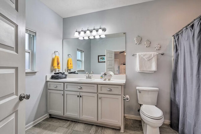 Building Photo - 3723 Tiki Dr