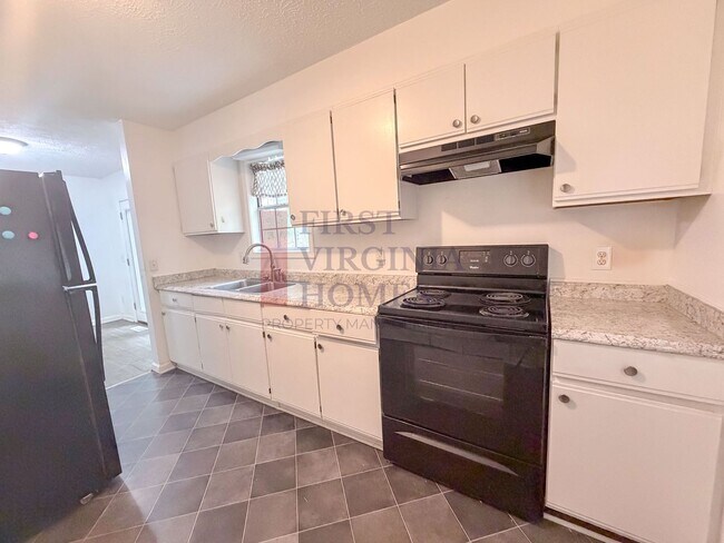 Building Photo - 2Bed/1 Bath Rental Lake Monticello