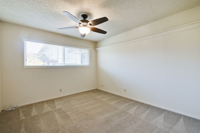 Building Photo - 2 Bedroom Condo Style Unit in South San Jo...