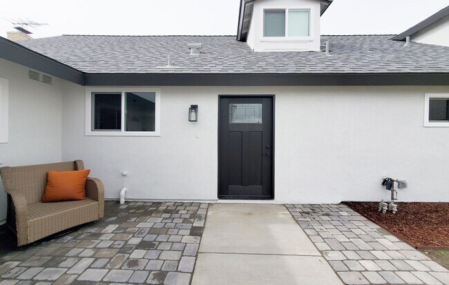 Building Photo - Single House Fountain Valley