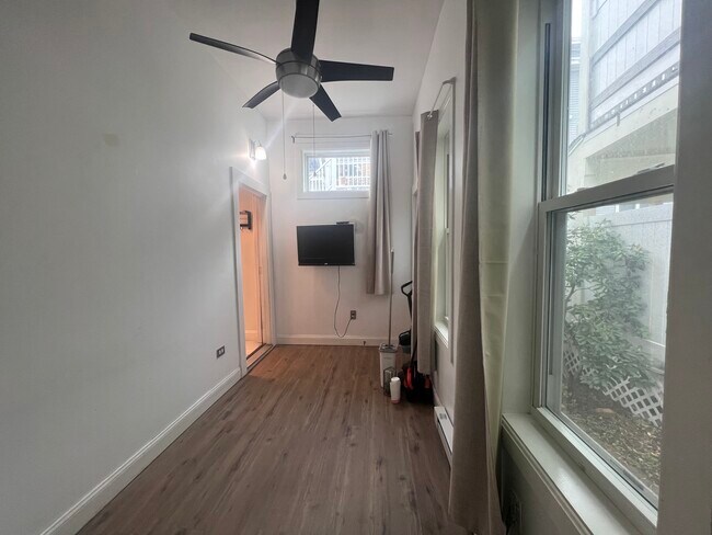 Sitting Room 1 - 1 Jess St.