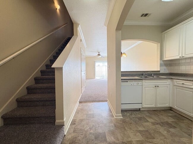 Building Photo - Ground Level, Two Bedroom Condo in Davis Oaks
