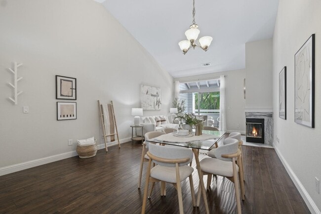 Building Photo - 1735 Parkview Green Cir