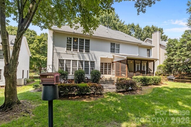 Building Photo - 12428 Willingdon Rd