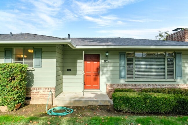 Building Photo - 829 E Garland Ave