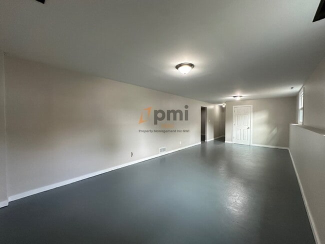 Building Photo - 3621 Windsor Rd