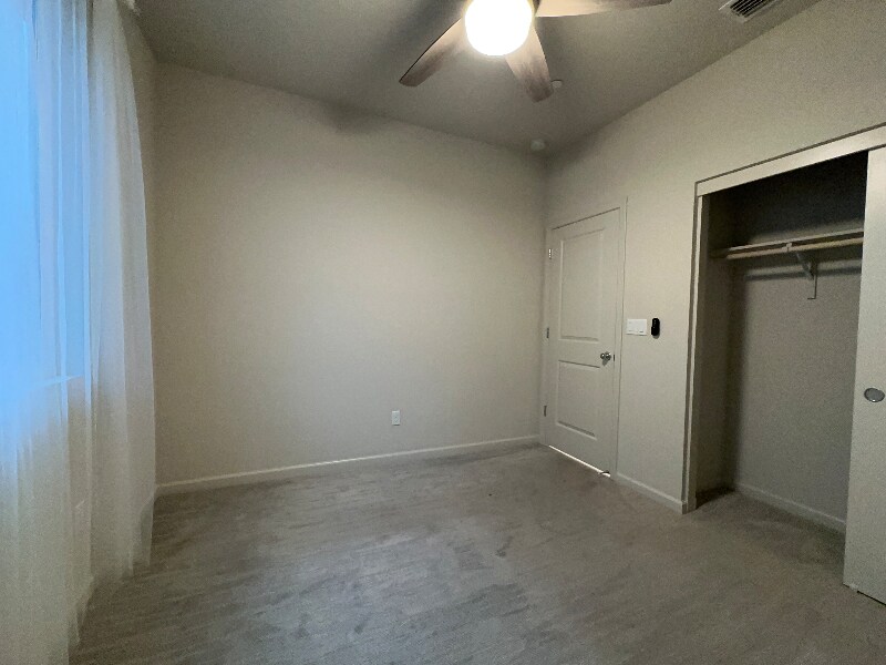 Building Photo - 2375 Creekview Dr