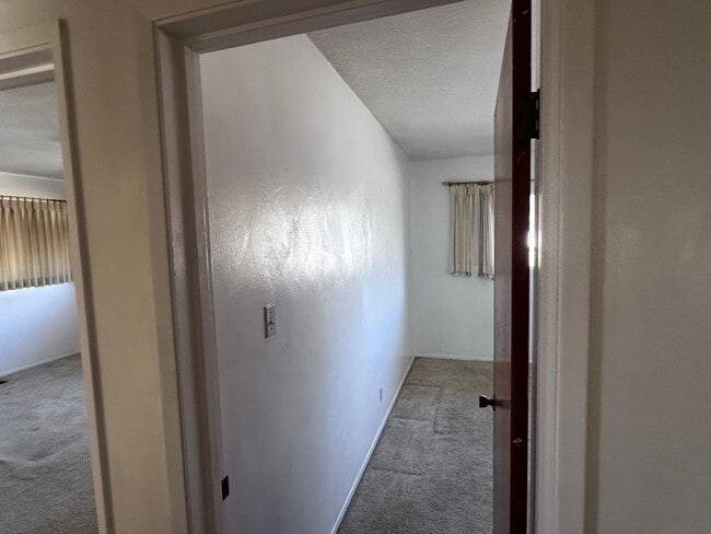 Building Photo - HOUSE