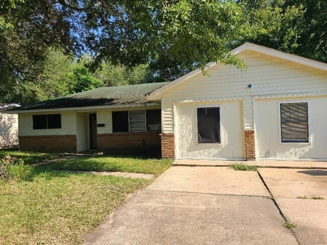 Building Photo - 5203 Kelling St