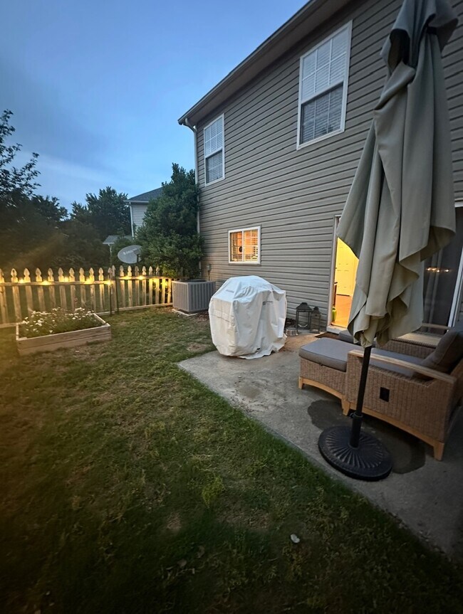 Building Photo - 809 Roni Ct