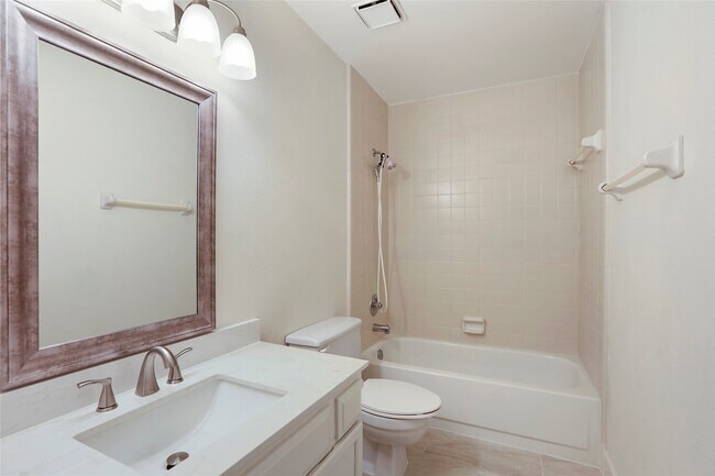 Building Photo - 28 Sawmill Grove Ln