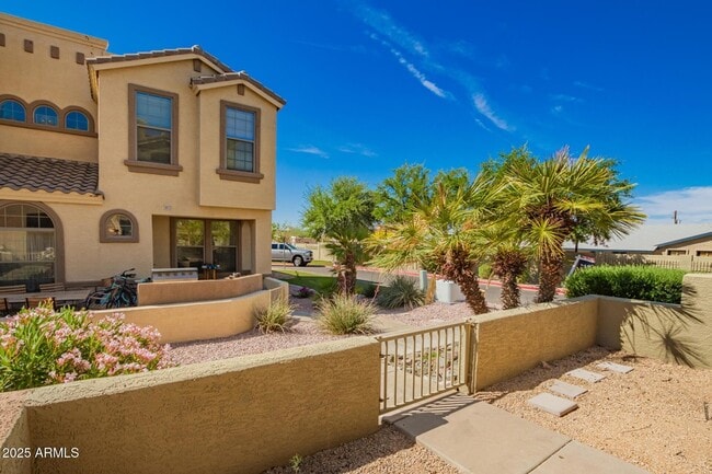 Building Photo - 6710 E University Dr