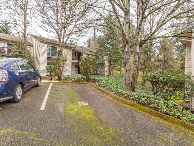 Front view of building - 1040 Columbia Ridge Dr