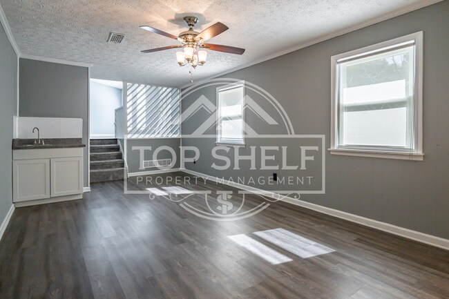 Building Photo - 1960 Branch View Dr