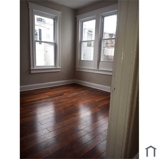 Building Photo - 600 Linnard St