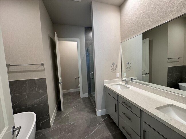 Building Photo - 1106 Olivier Ln