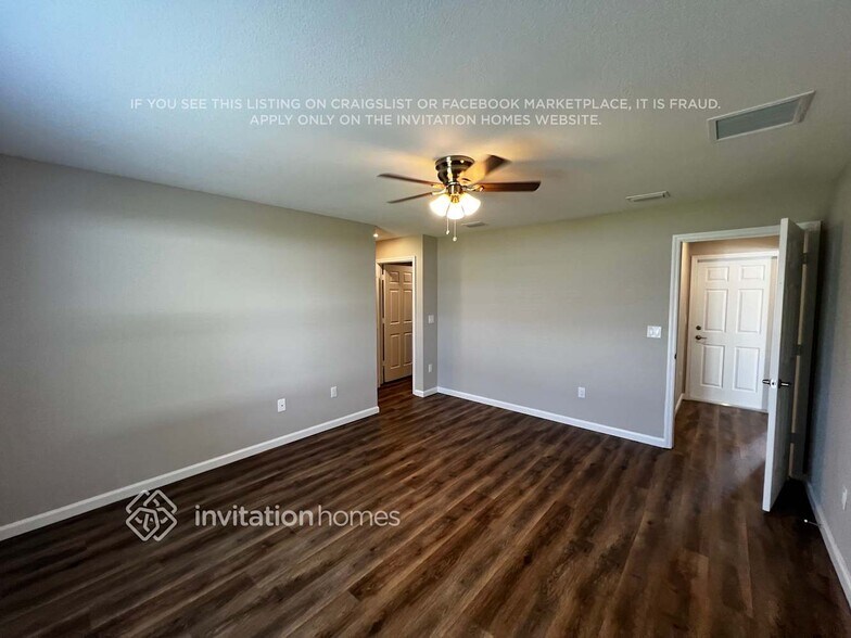 Building Photo - 1109 SW Khan Dr