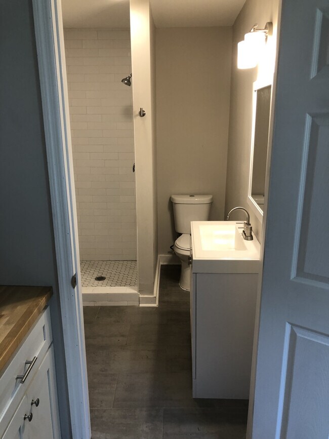 Building Photo - 301 West 35th Unit B