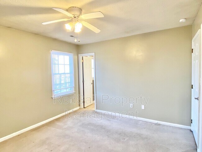 Building Photo - 707 Mandy Trail