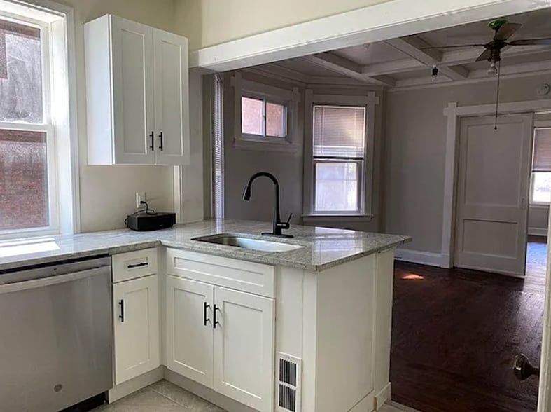 Kitchen - 2606 Melrose Ave