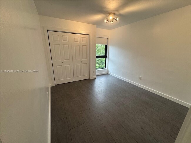 Building Photo - 3011 SW 1st Ave