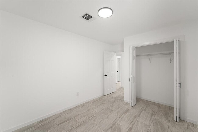 Building Photo - 11819 Ryewater Dr