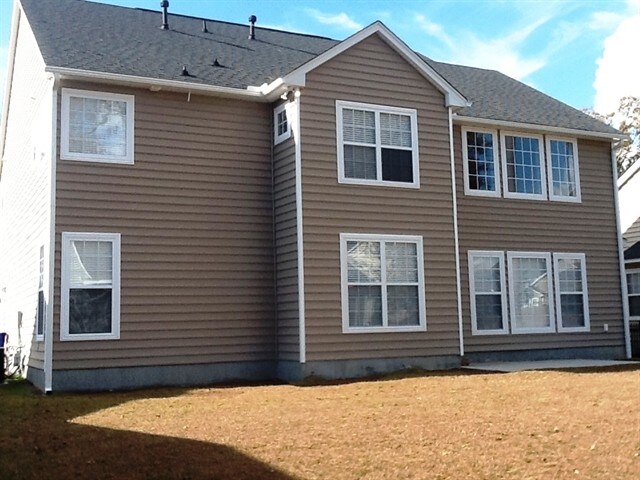Building Photo - 3024 Saintsbury Cove Dr
