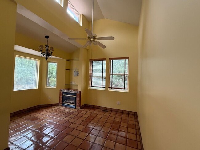 Building Photo - Potomac View