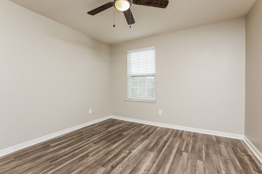 Building Photo - 123 Prairie Falcon Dr