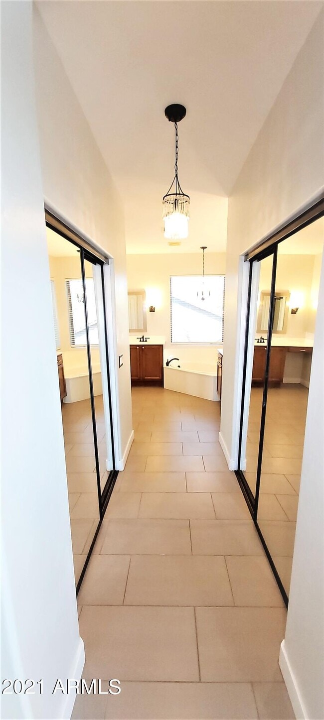 Building Photo - 3741 N Ladera Cir