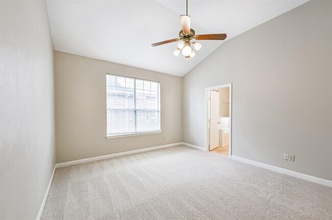 Building Photo - 15019 Trumpet Vine Ln