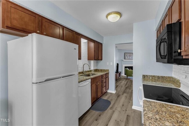 Building Photo - 5900 Shady Grove Cir