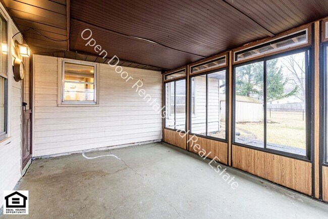 Building Photo - 6305 Salge Dr