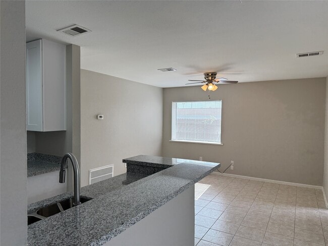 Building Photo - 13902 Buckingham Dr