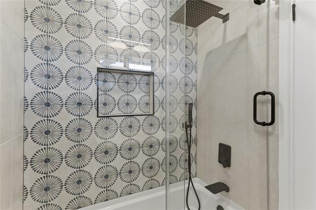 Building Photo - 3622 Douglas Dr