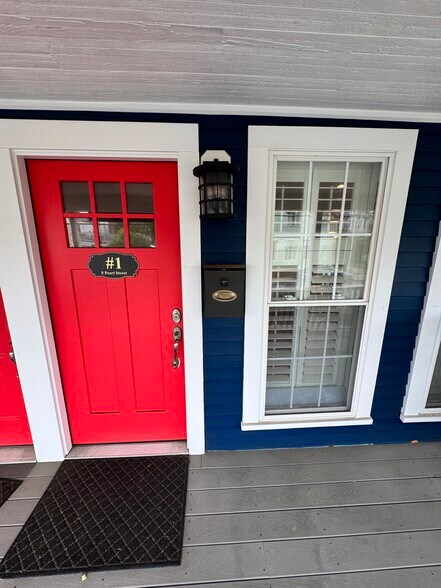 Building Photo - 5 Pearl St