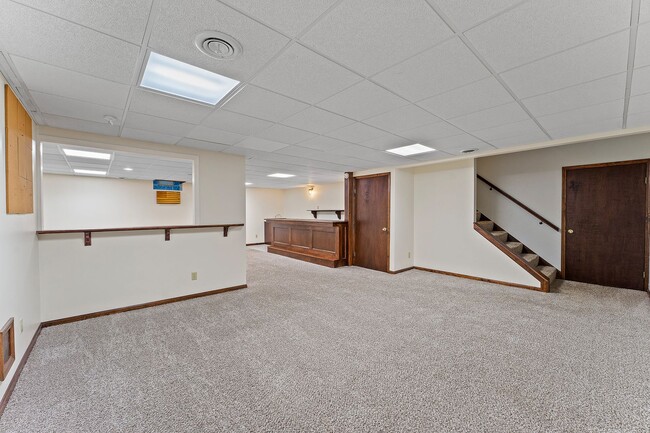 Building Photo - 652 Saddlebrook Dr