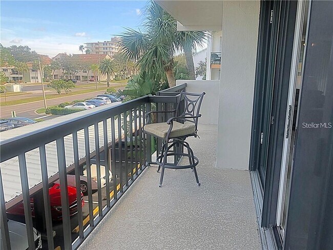 Building Photo - 400 Island Way