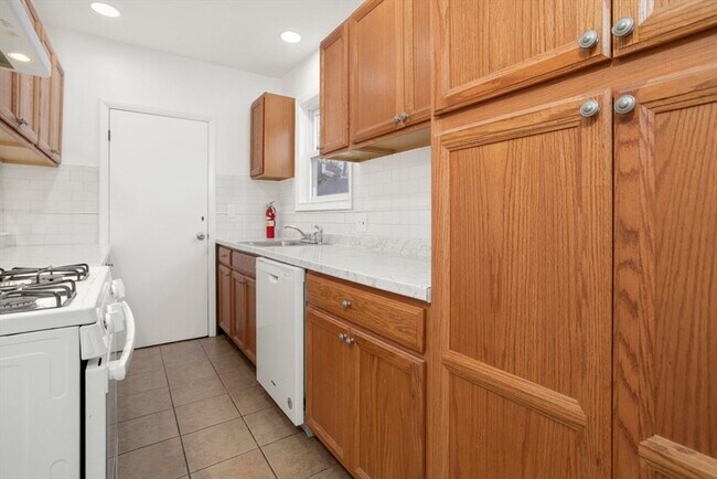 Building Photo - 54 Las Casas St