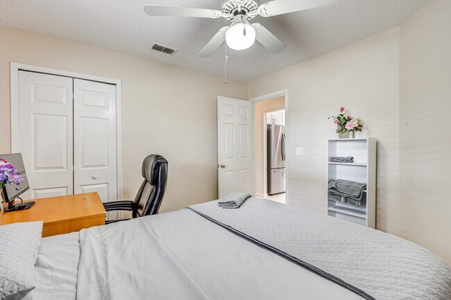 Building Photo - 3812 Tallcott Dr